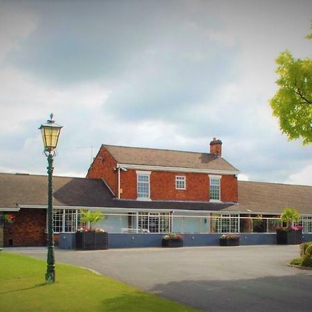 Hunters Lodge Hotel Crewe Bagian luar foto