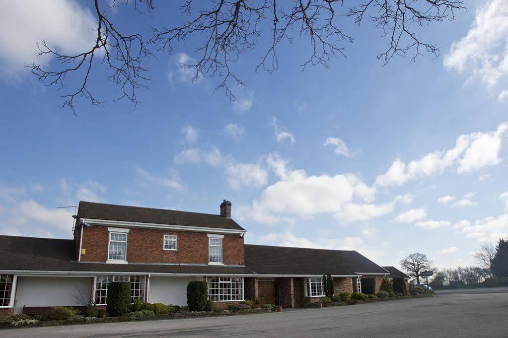 Hunters Lodge Hotel Crewe Bagian luar foto
