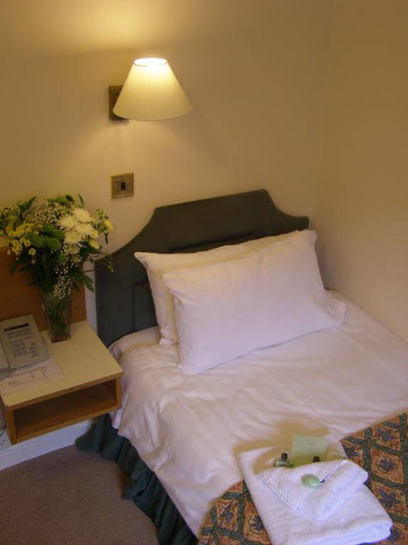 Hunters Lodge Hotel Crewe Bagian luar foto