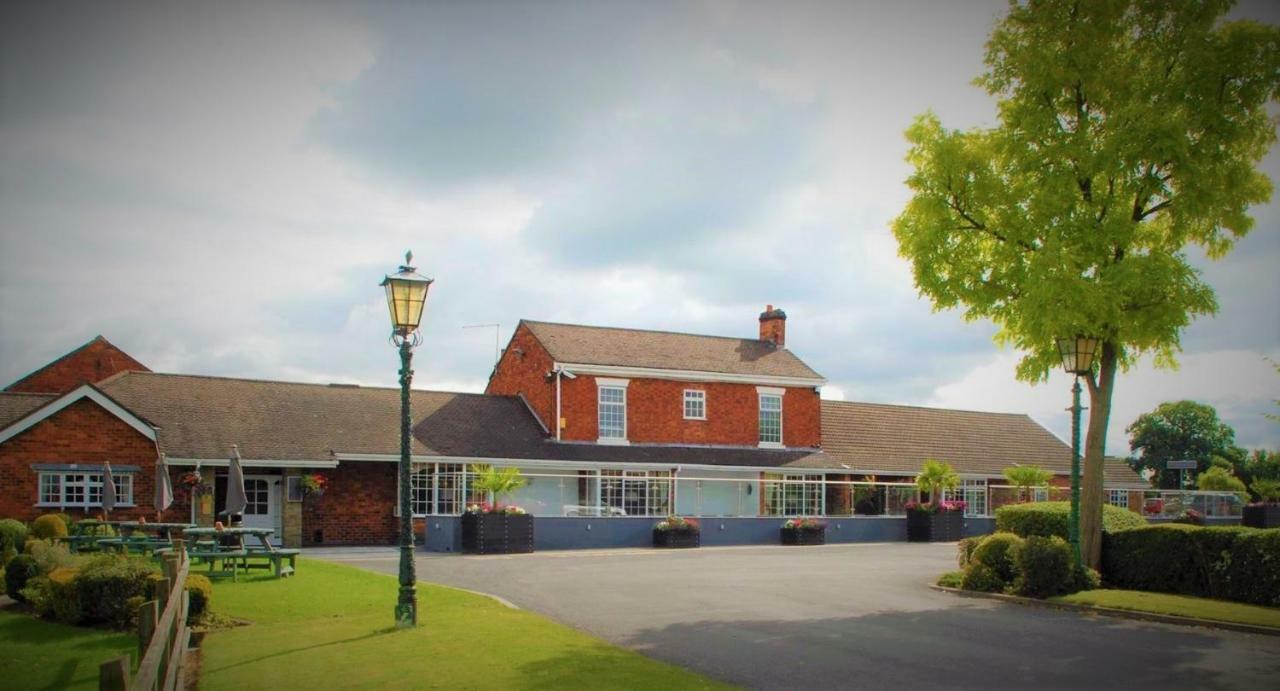 Hunters Lodge Hotel Crewe Bagian luar foto