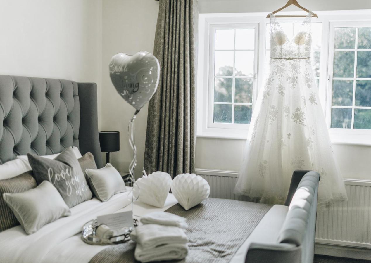 Hunters Lodge Hotel Crewe Bagian luar foto