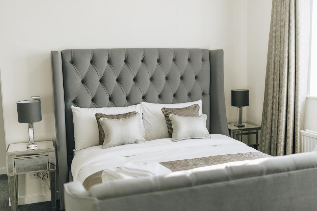 Hunters Lodge Hotel Crewe Bagian luar foto