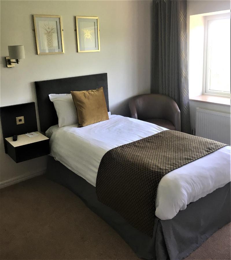 Hunters Lodge Hotel Crewe Bagian luar foto