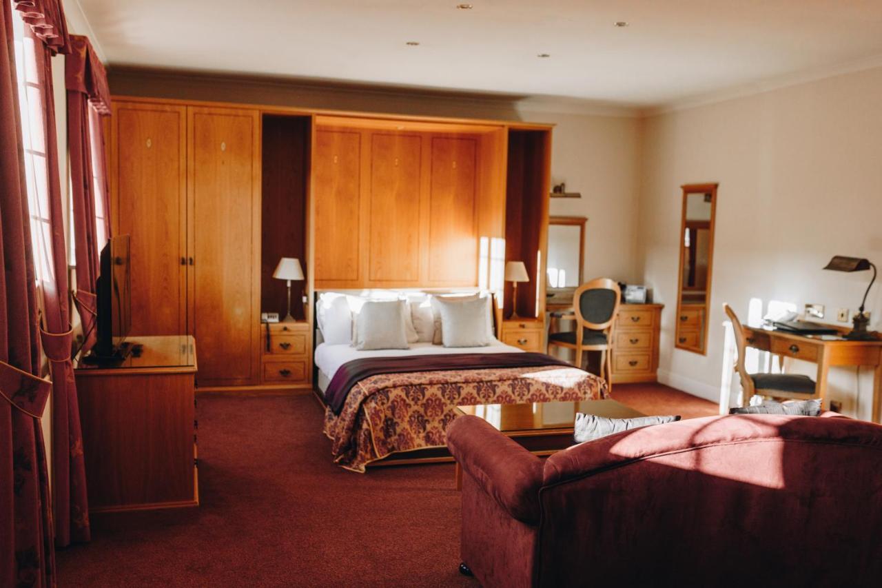 Hunters Lodge Hotel Crewe Bagian luar foto