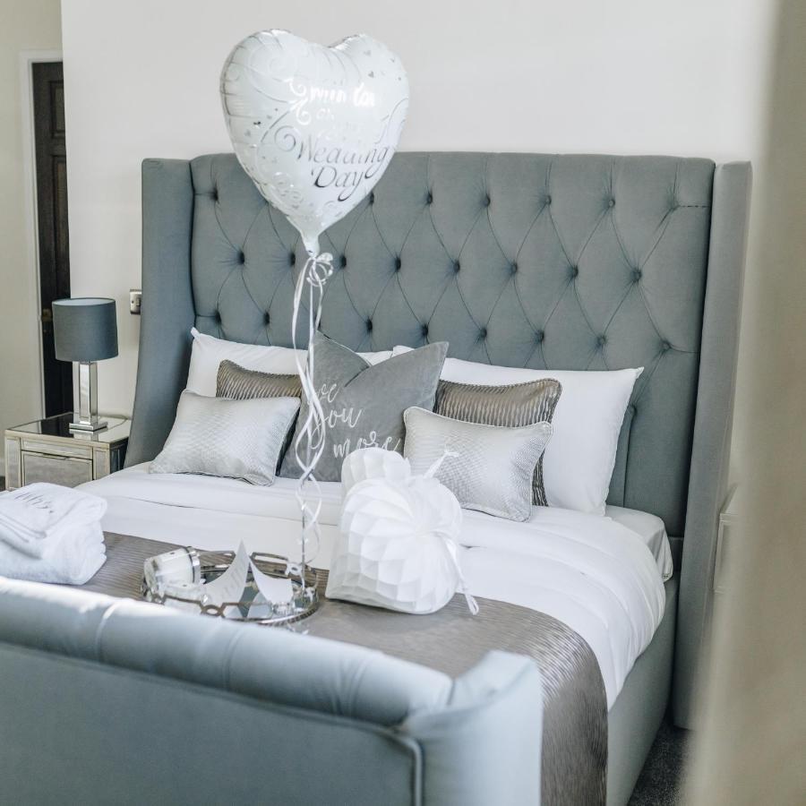 Hunters Lodge Hotel Crewe Bagian luar foto
