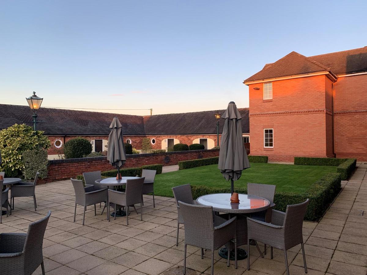 Hunters Lodge Hotel Crewe Bagian luar foto
