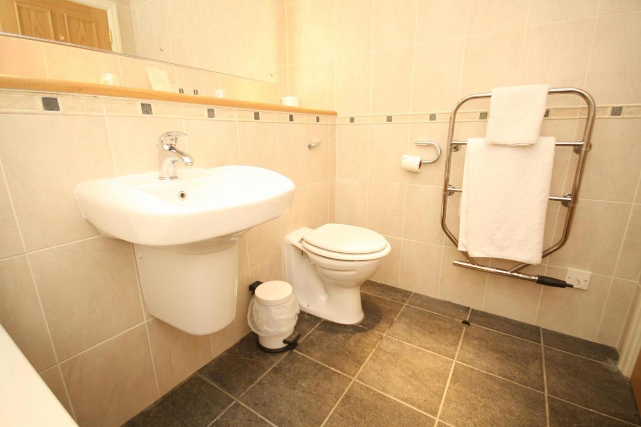 Hunters Lodge Hotel Crewe Bagian luar foto