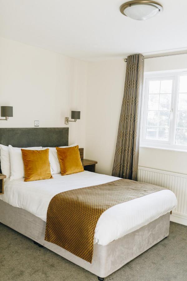 Hunters Lodge Hotel Crewe Bagian luar foto
