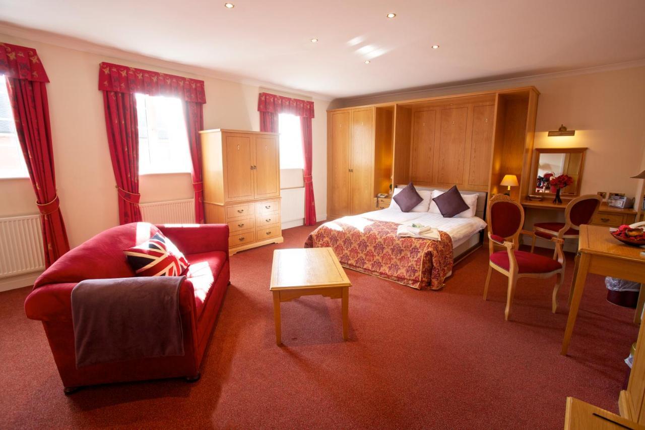 Hunters Lodge Hotel Crewe Bagian luar foto